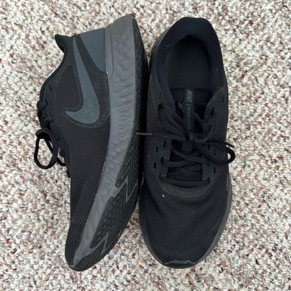 NIKE Revolution Shoes
